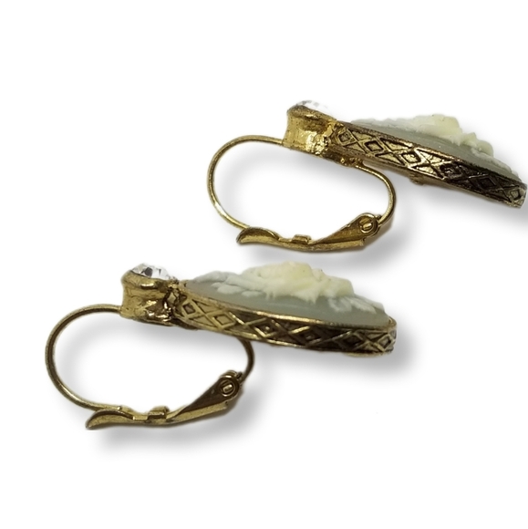 AVON 2002 "PEARLESQUE TORSADE" ROSE CAMEO & CRYSTAL EARRINGS - Picture 5 of 7